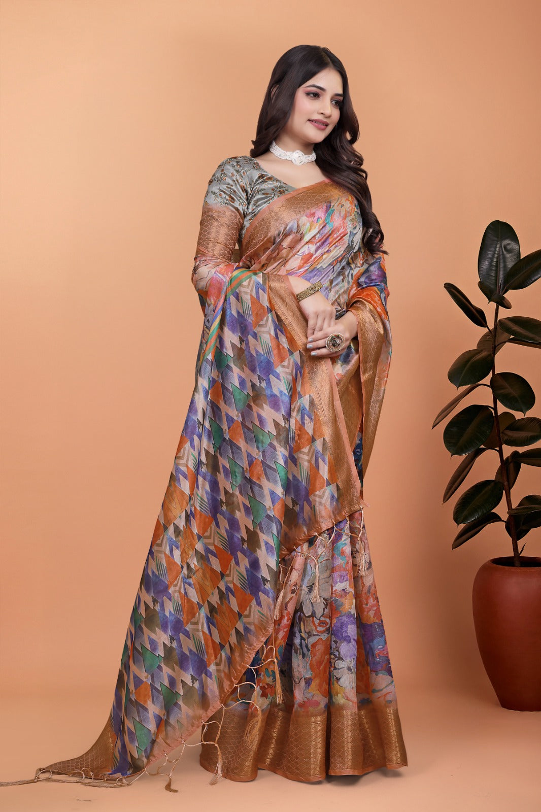 Soft Silk Blend Saree with Zari Border and Printed Pallu