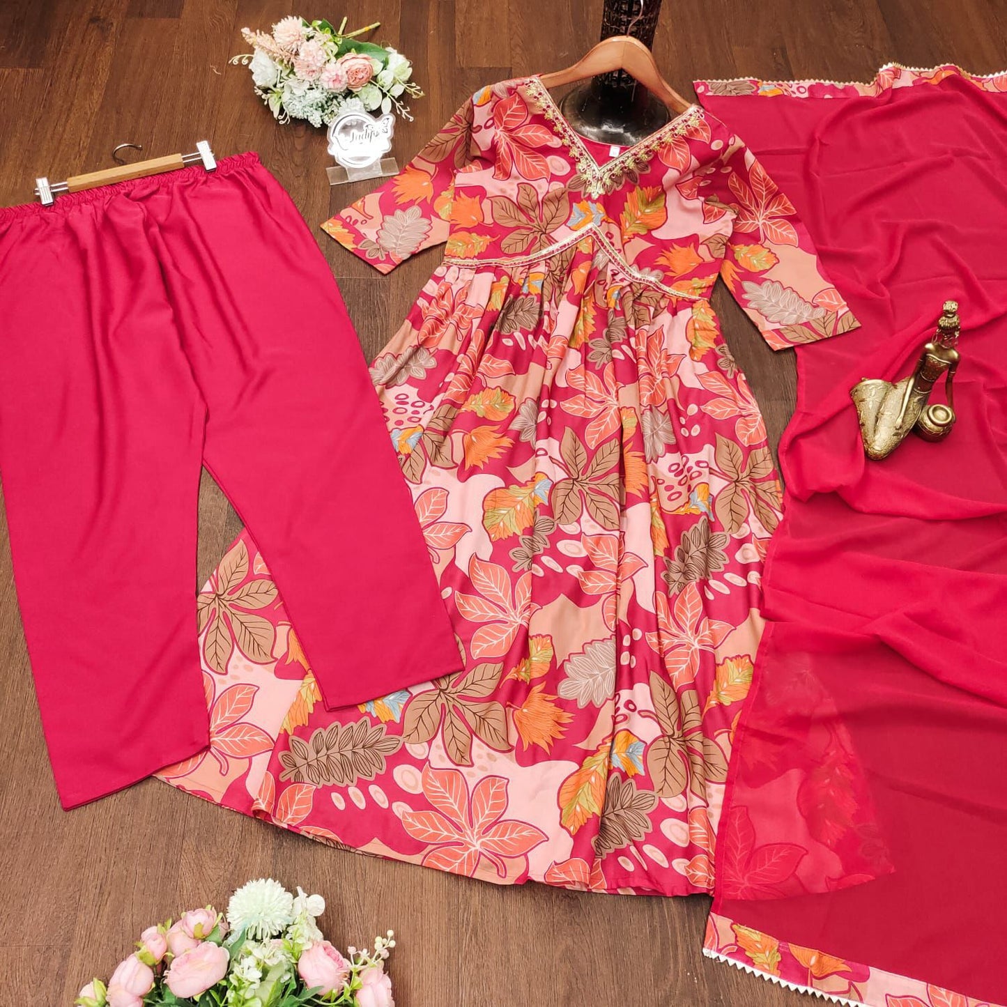 🌸 Elegant Floral Ensemble🌺 Luxe Botanical Charm