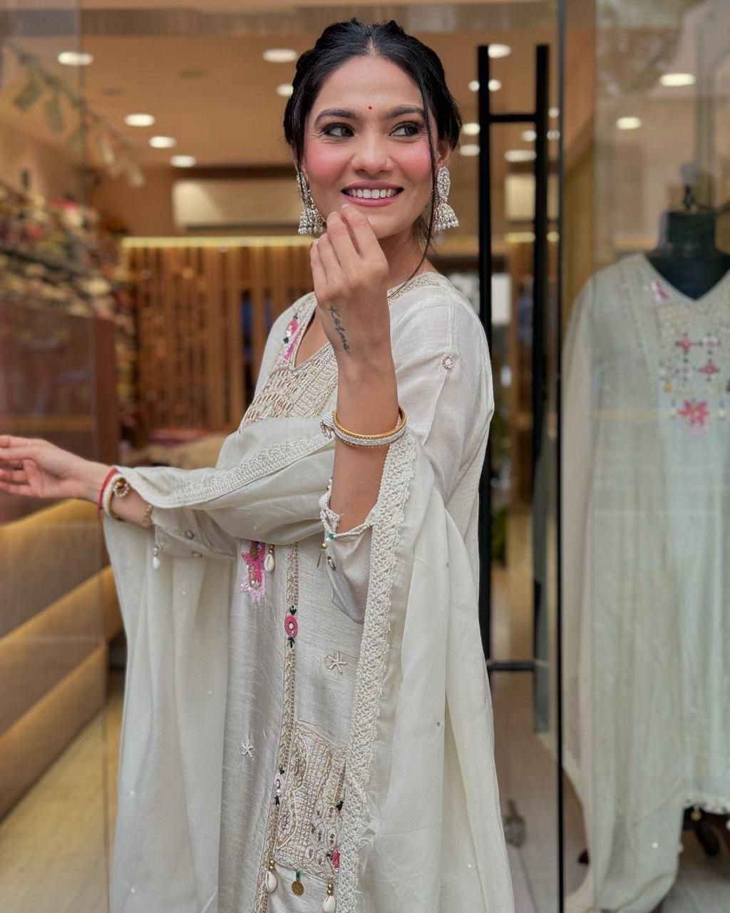 Celebrate the festive spirit in style!  Beautiful  2 Colors