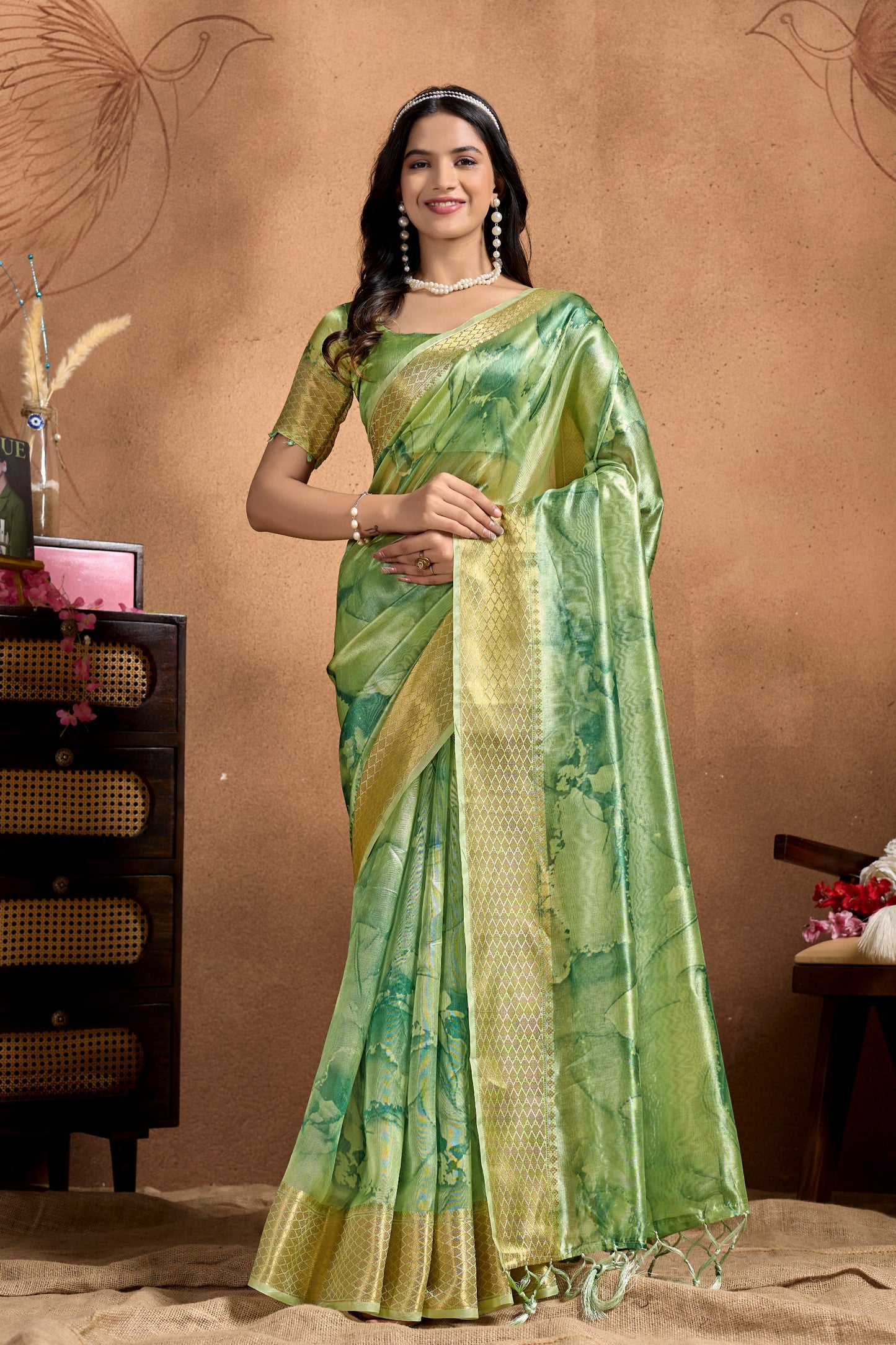 Elegant Green Soft Silk Blend Saree with Designer Pallu
