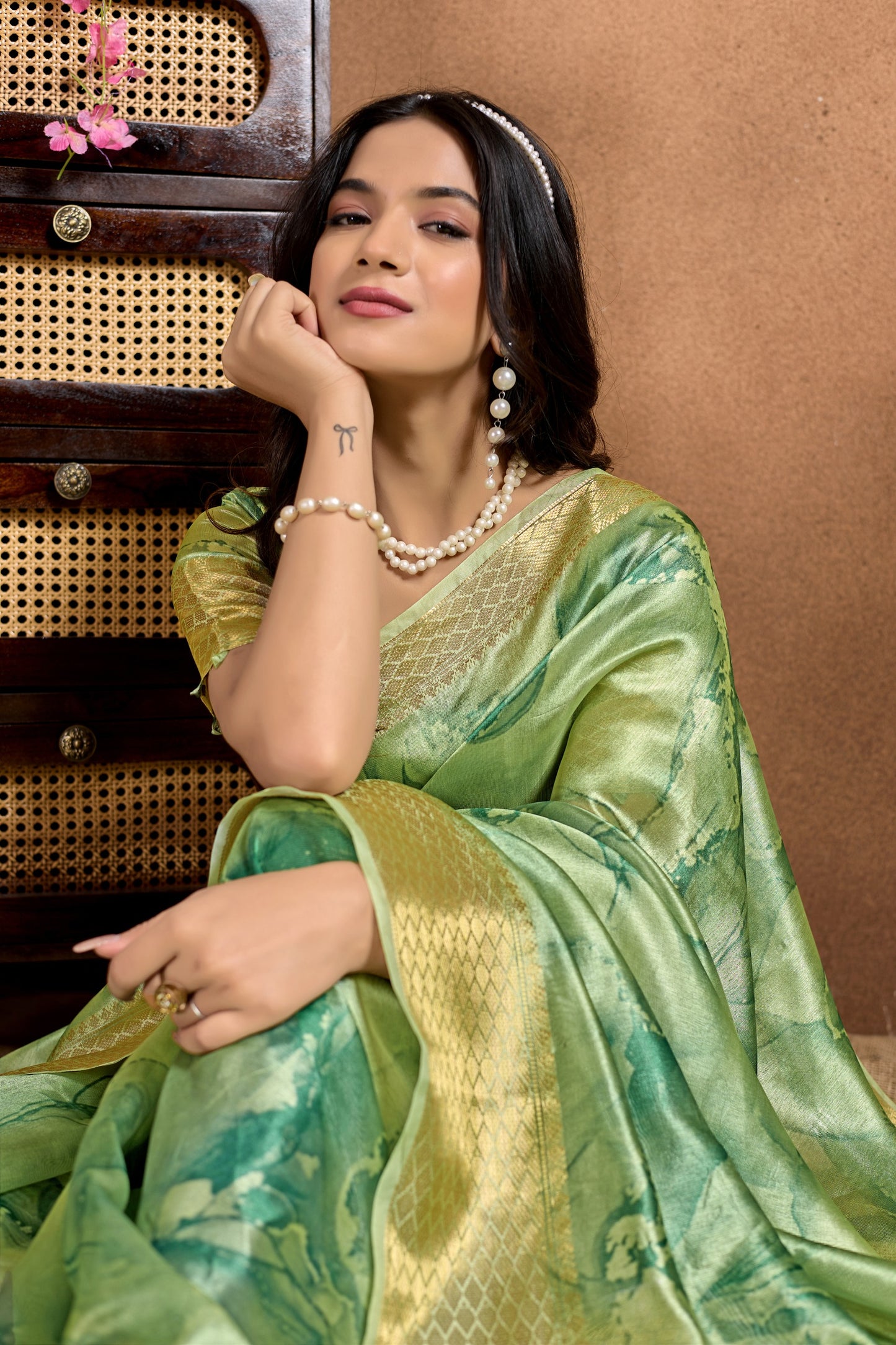 Elegant Green Soft Silk Blend Saree with Designer Pallu