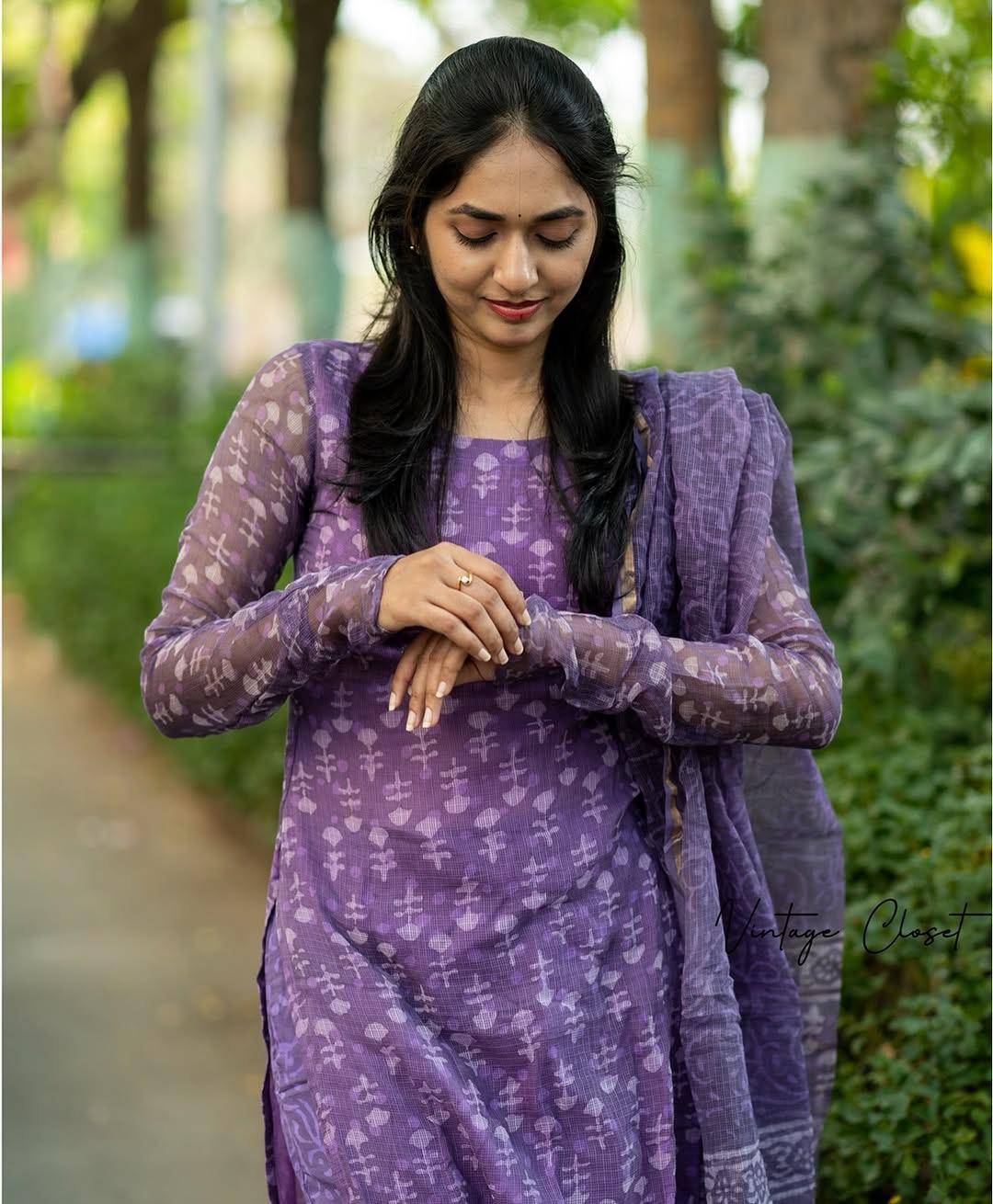 💜 Purple Kurta Set – Vintage Elegance in Nature