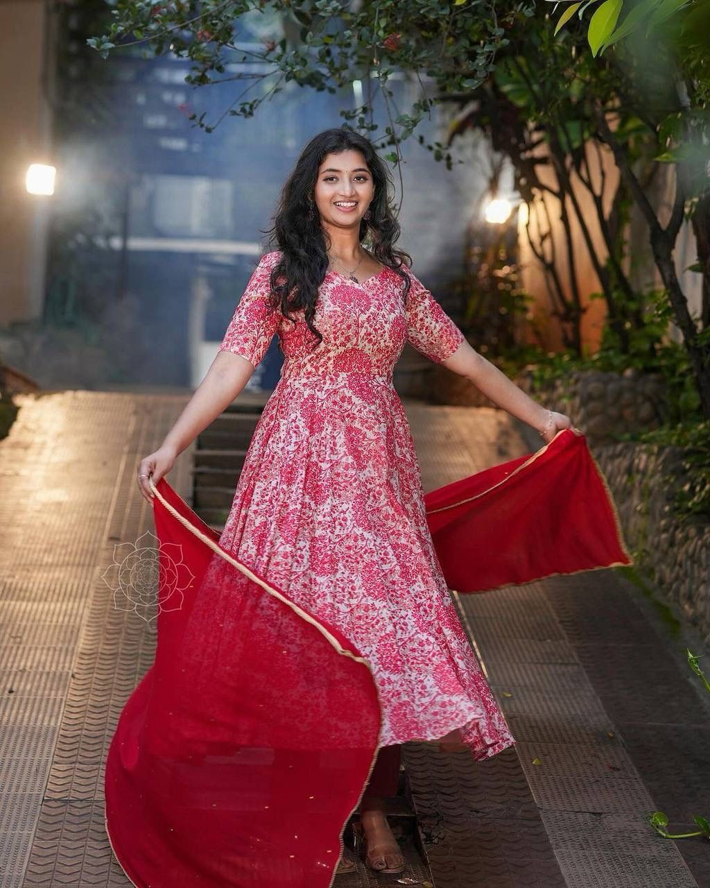 🌺 Red Floral Kurta Set – Graceful Pathway Look