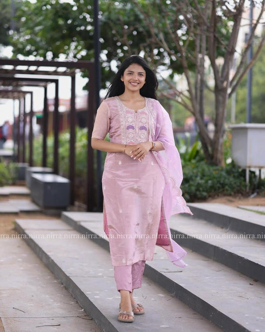 πΈ Pink Embroidered Kurta Set