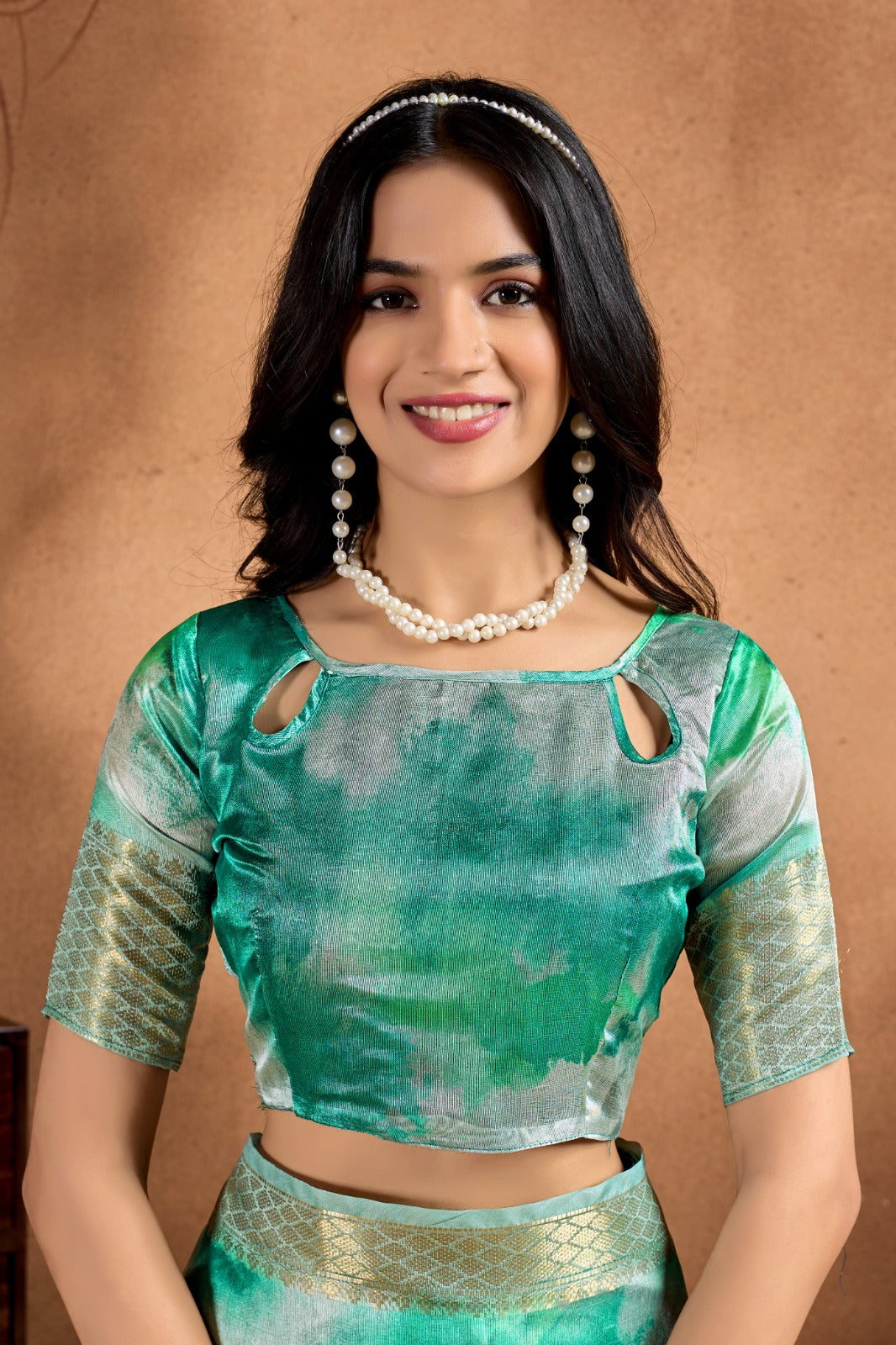 Elegant Green Soft Silk Blend Watercolor Print Saree