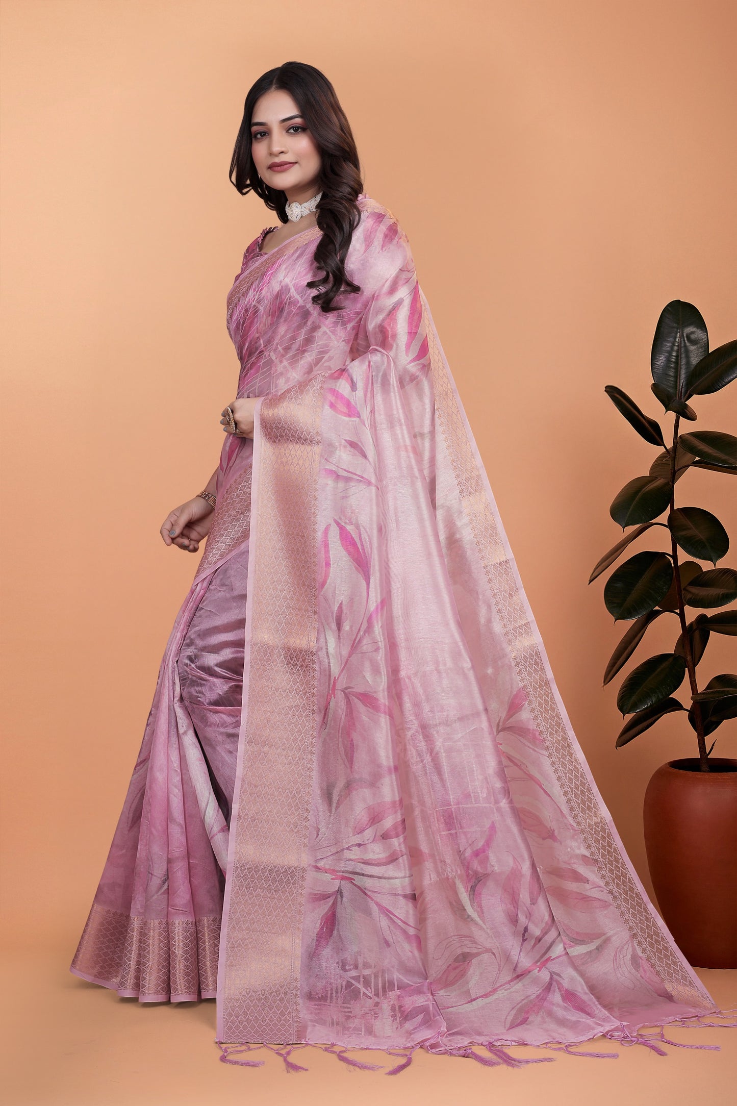 Soft Pink Silk Saree with Elegant Leaf Pattern