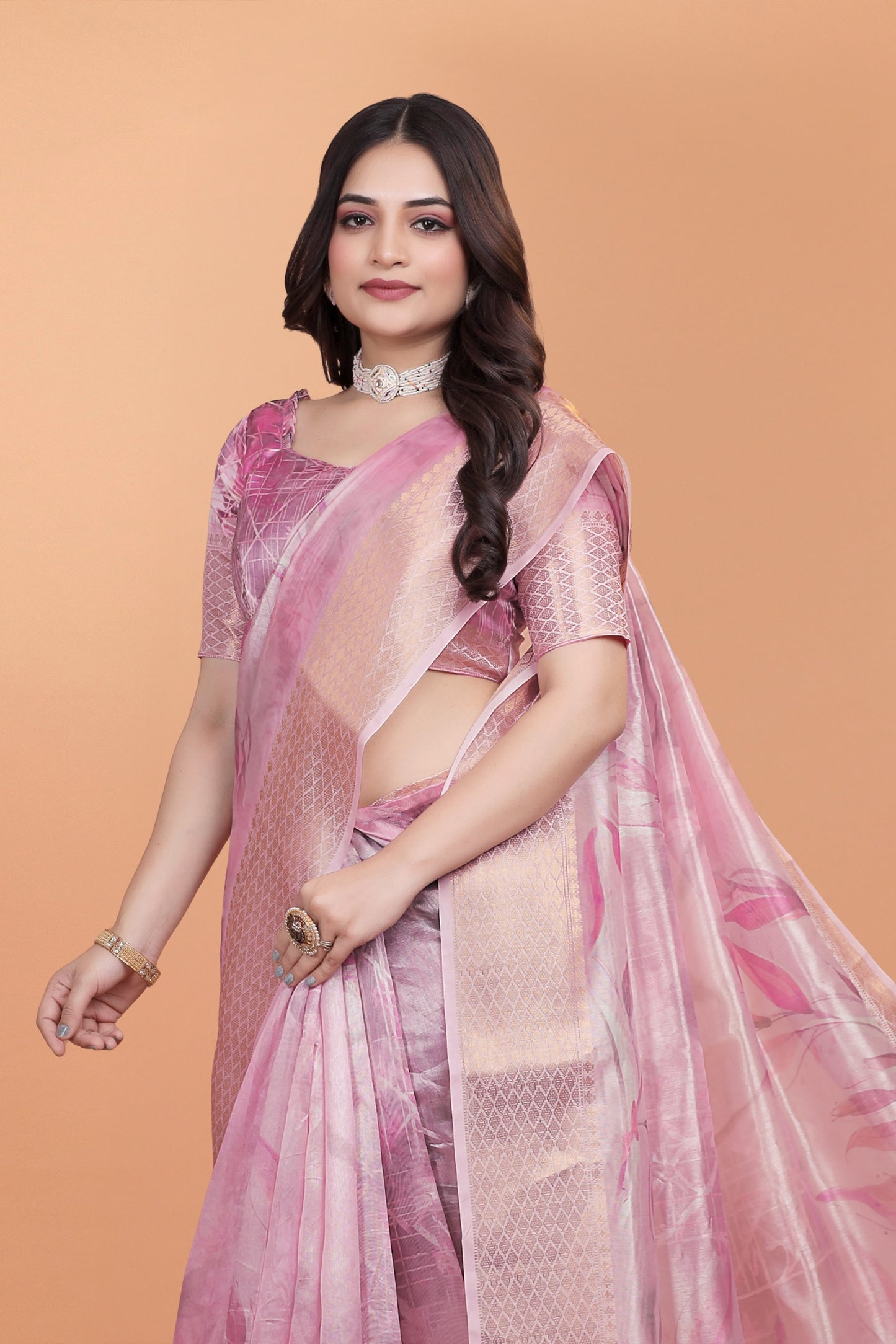 Soft Pink Silk Saree with Elegant Leaf Pattern