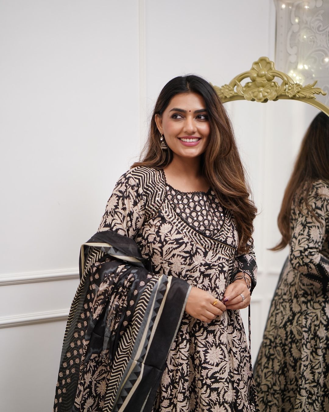 NEW  HEAVY FULLY FLAIRD ANARKALI STITCHIED SUIT SET