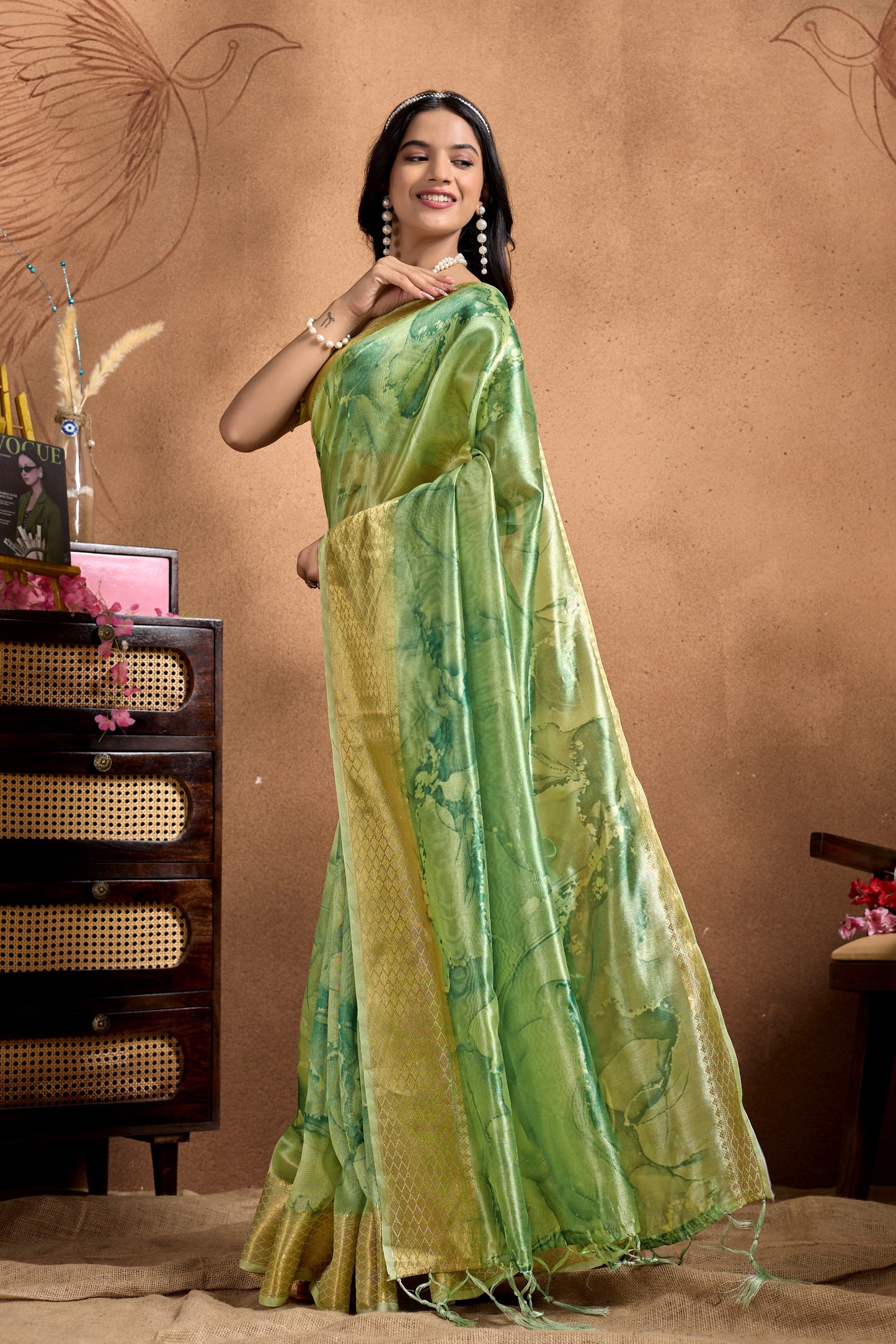 Elegant Green Soft Silk Blend Saree with Designer Pallu