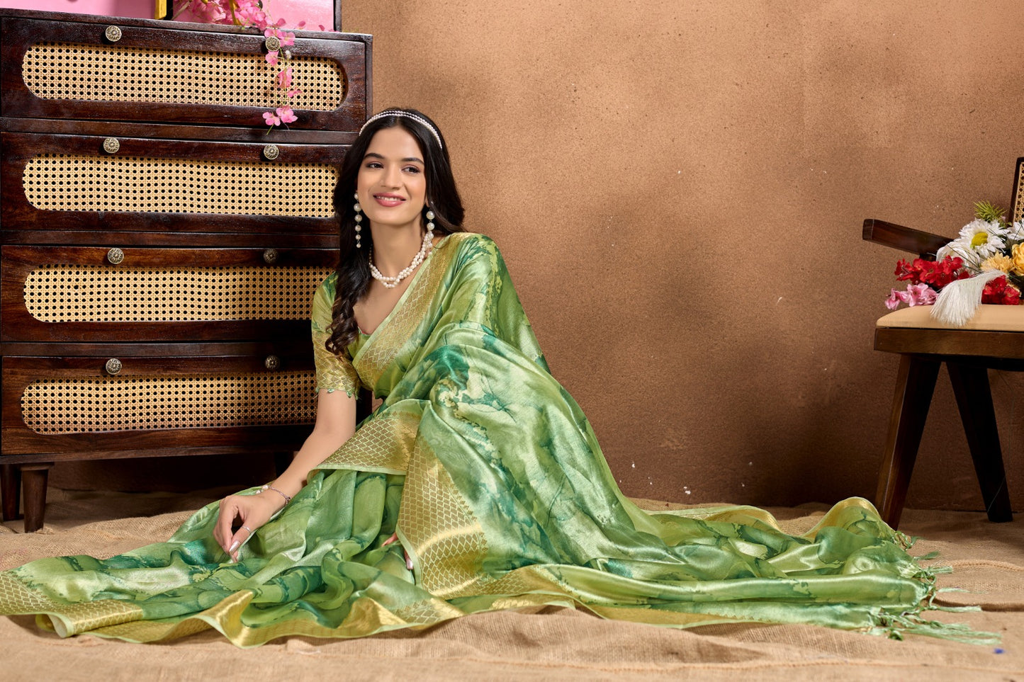 Elegant Green Soft Silk Blend Saree with Designer Pallu