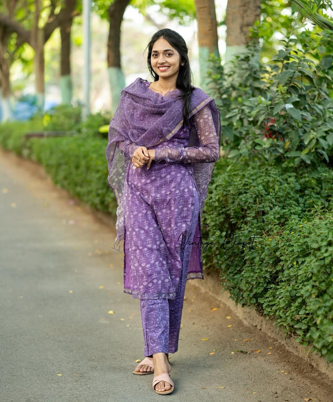💜 Purple Kurta Set – Vintage Elegance in Nature