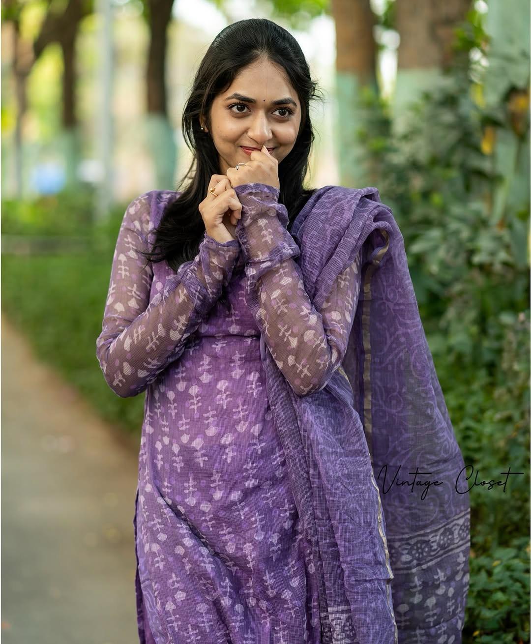 💜 Purple Kurta Set – Vintage Elegance in Nature