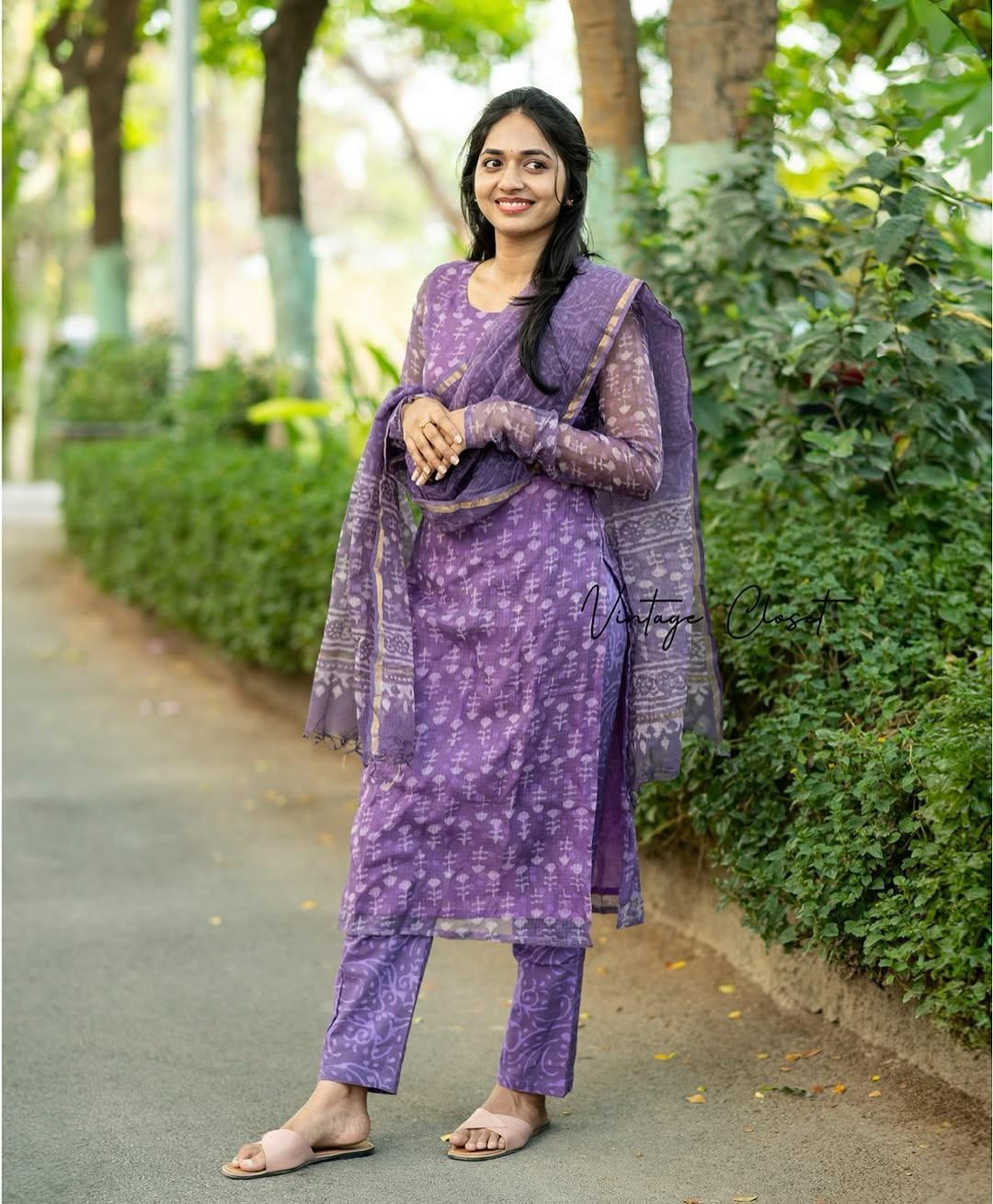 💜 Purple Kurta Set – Vintage Elegance in Nature
