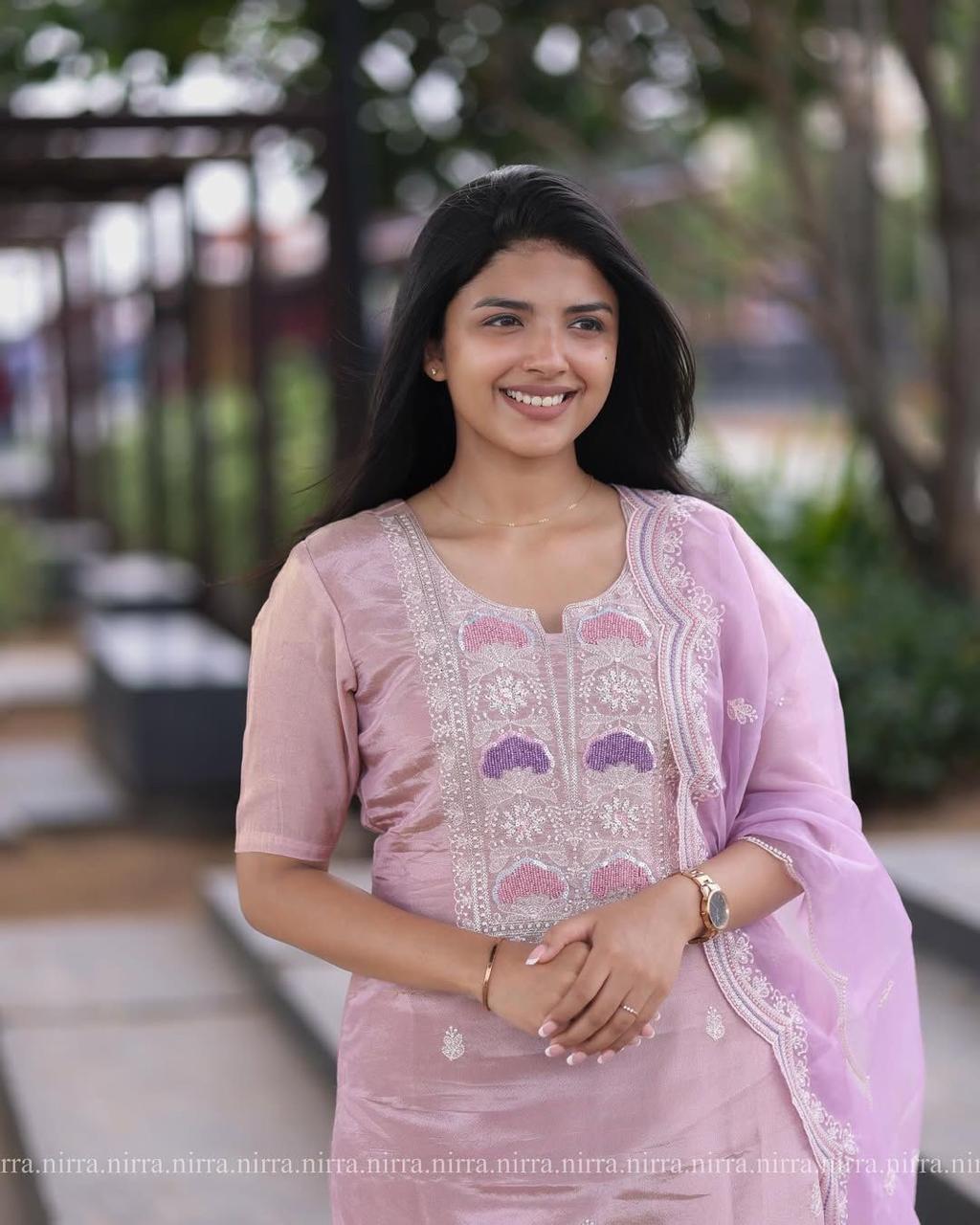 🌸 Pink Embroidered Kurta Set