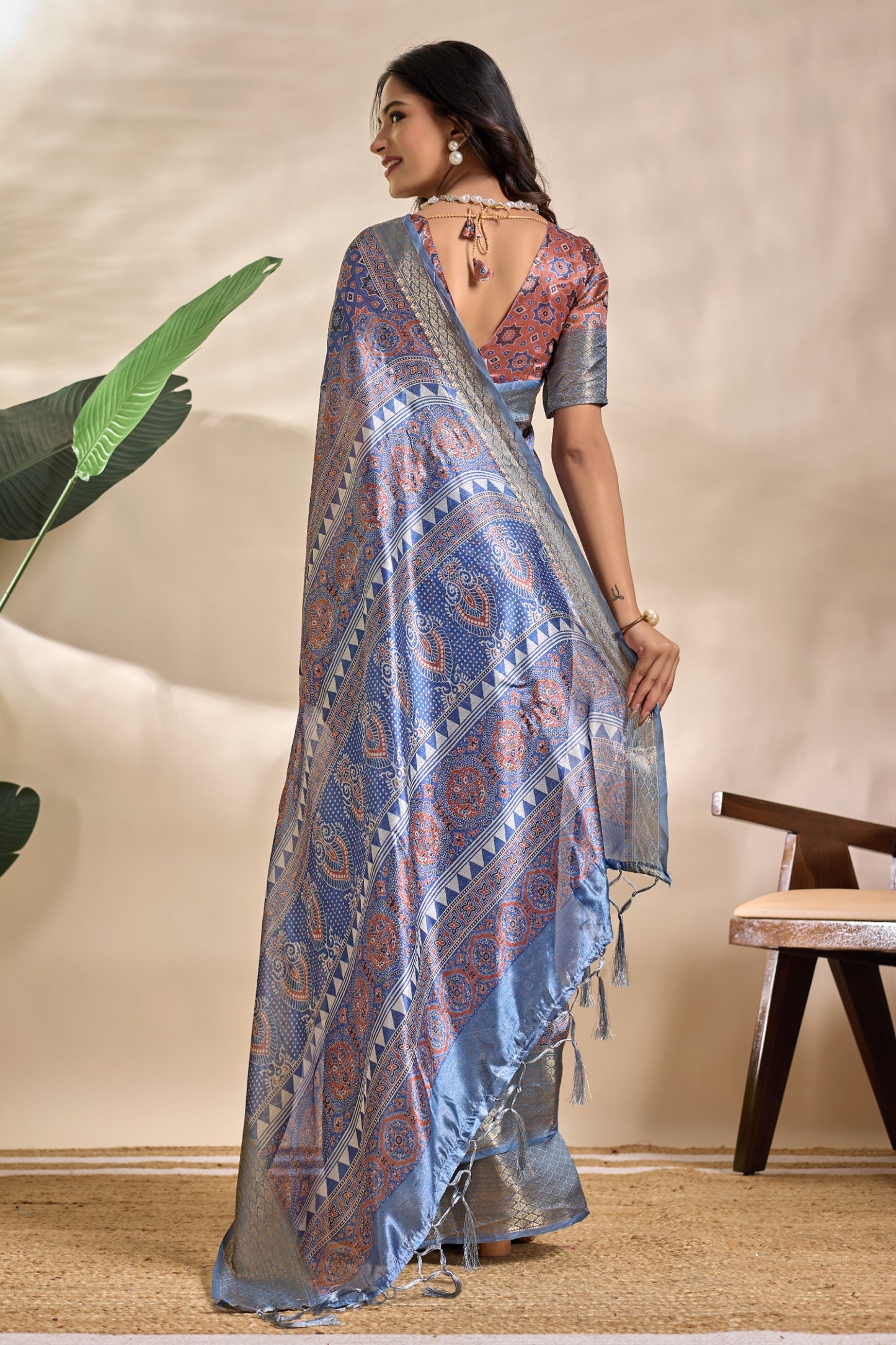 Royal Blue Soft Silk Blend Saree with Traditional Motifs