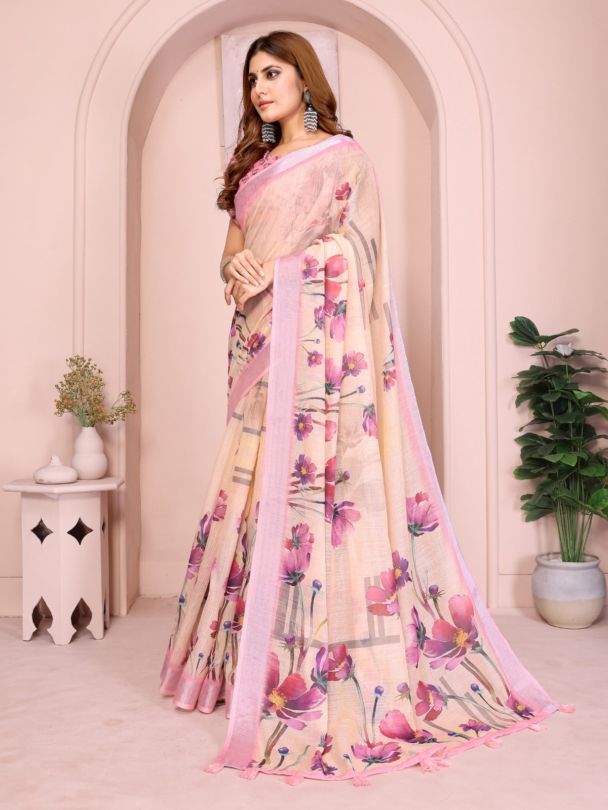 Elegant Linen Cotton Saree with Blooming Floral Design