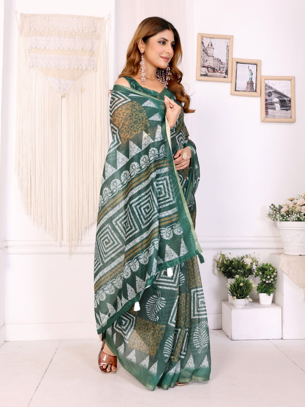 Stylish Chanderi Saree with Geometric Digital Print