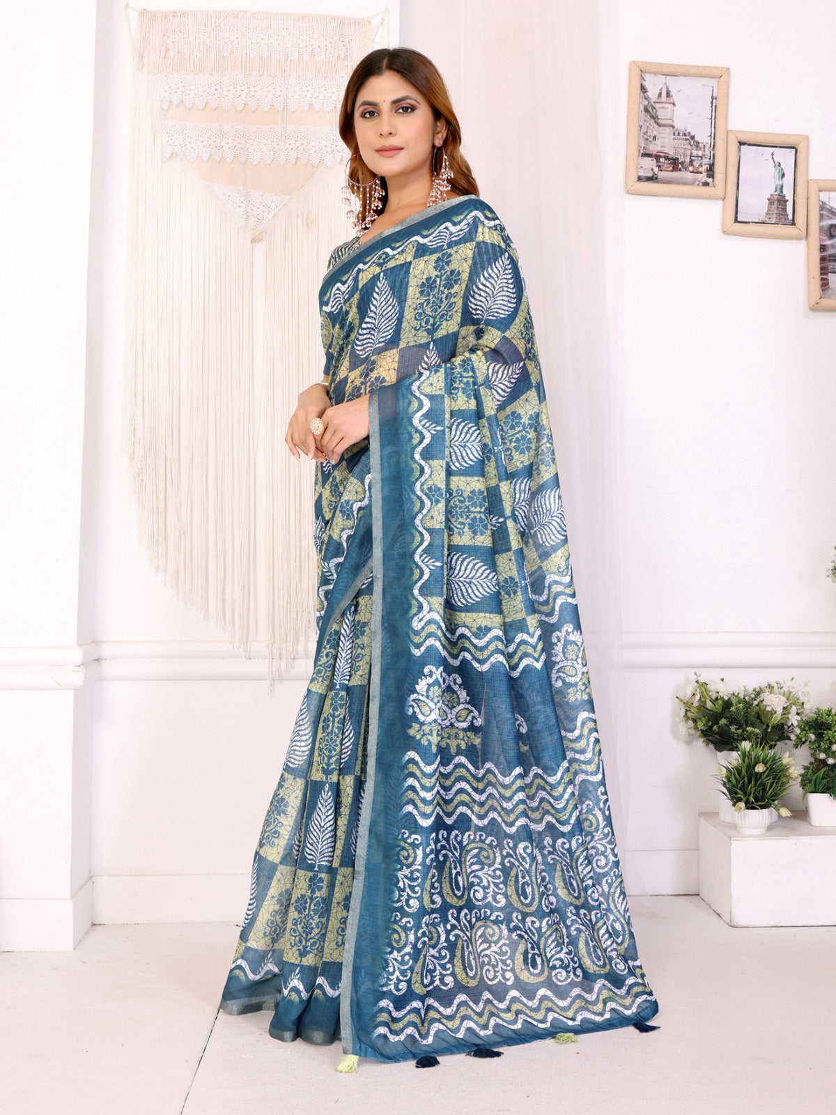 Stylish Chanderi Saree with Leaf & Abstract Digital Print