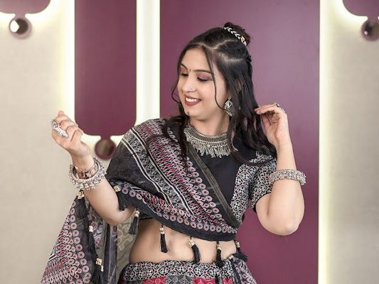 Rajwadi Roop" – Royal look