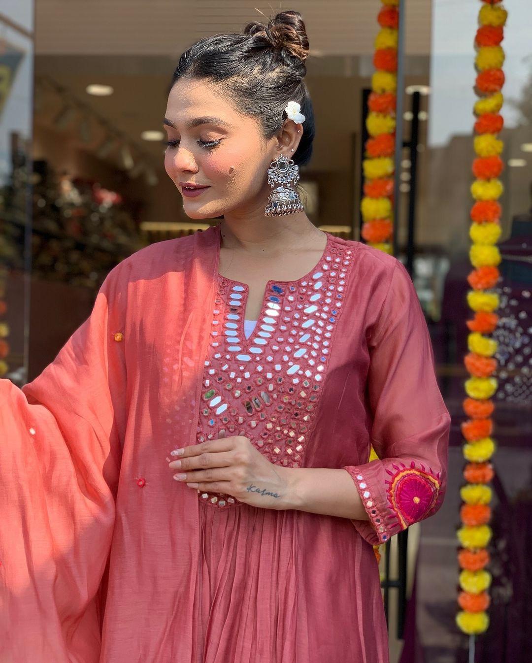 Tassel & Thread Charm