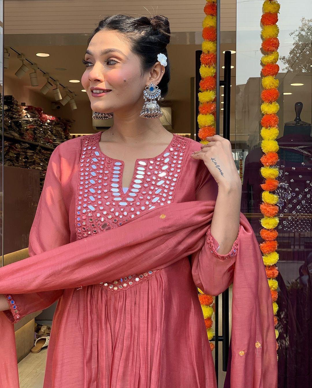 Tassel & Thread Charm