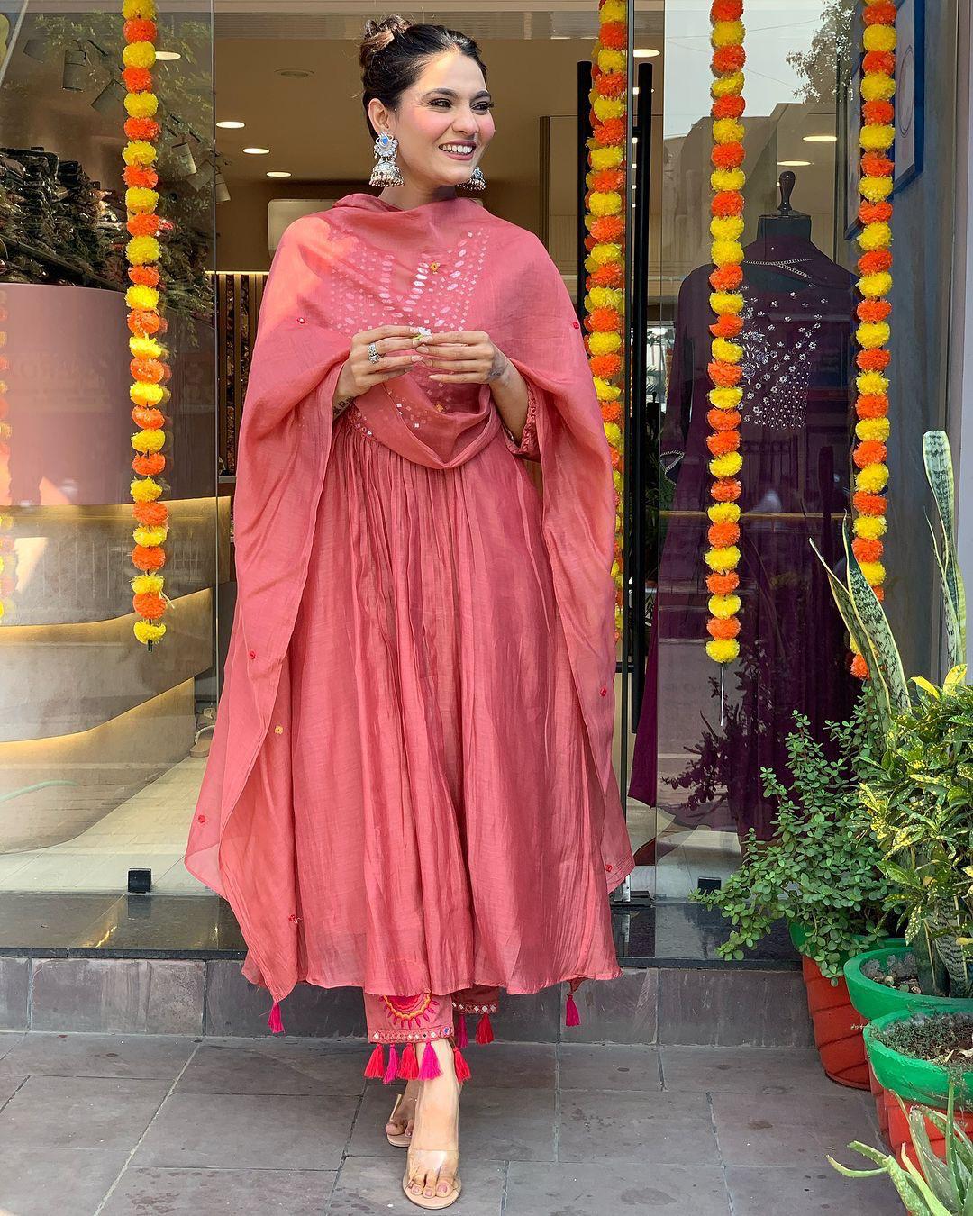 Tassel & Thread Charm