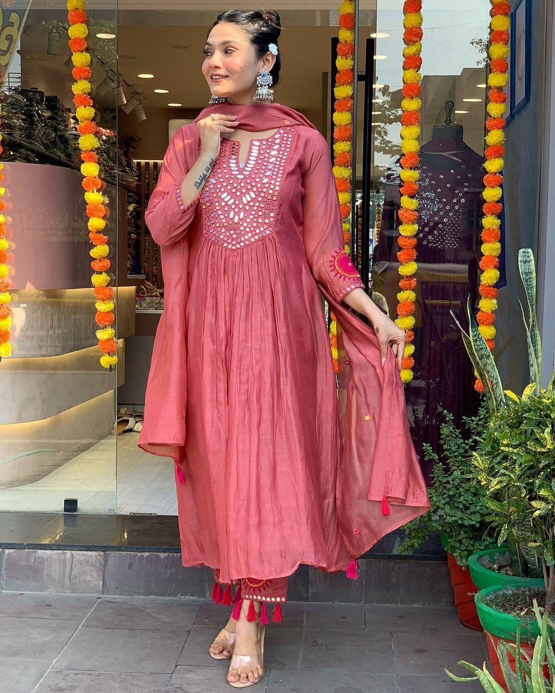 Tassel & Thread Charm