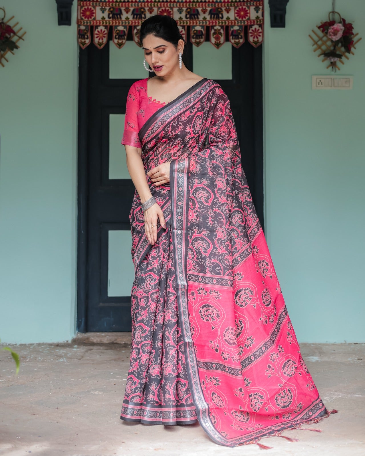 Premium Black & Pink Paisley Print Linen Cotton Saree