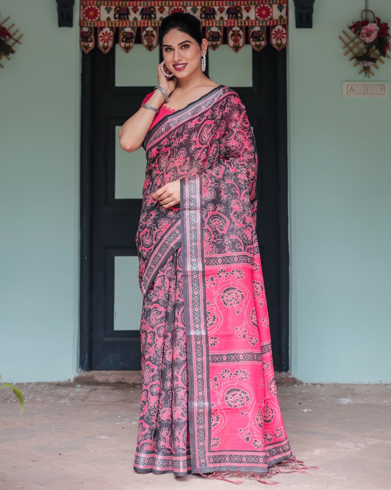 Premium Black & Pink Paisley Print Linen Cotton Saree