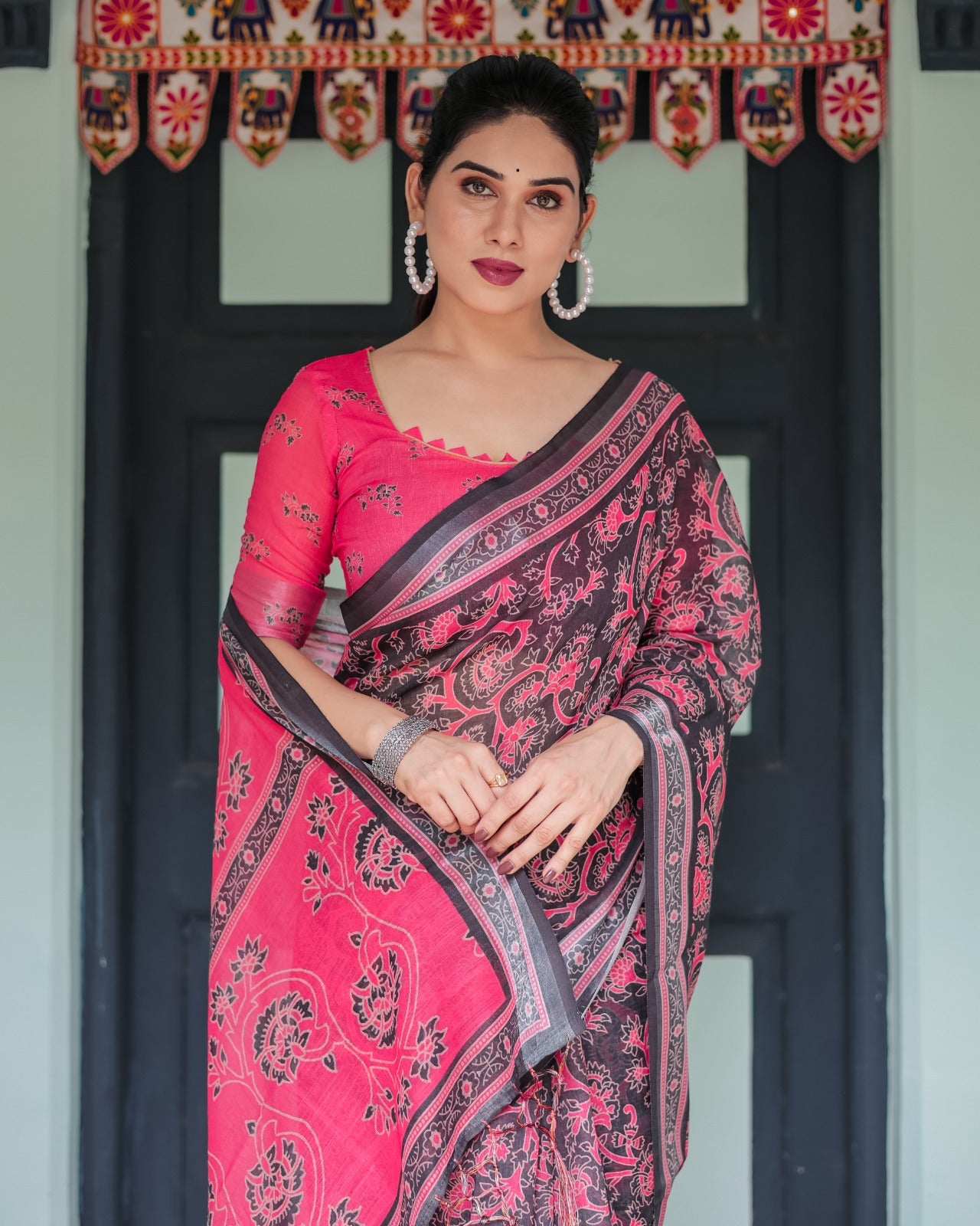 Premium Black & Pink Paisley Print Linen Cotton Saree