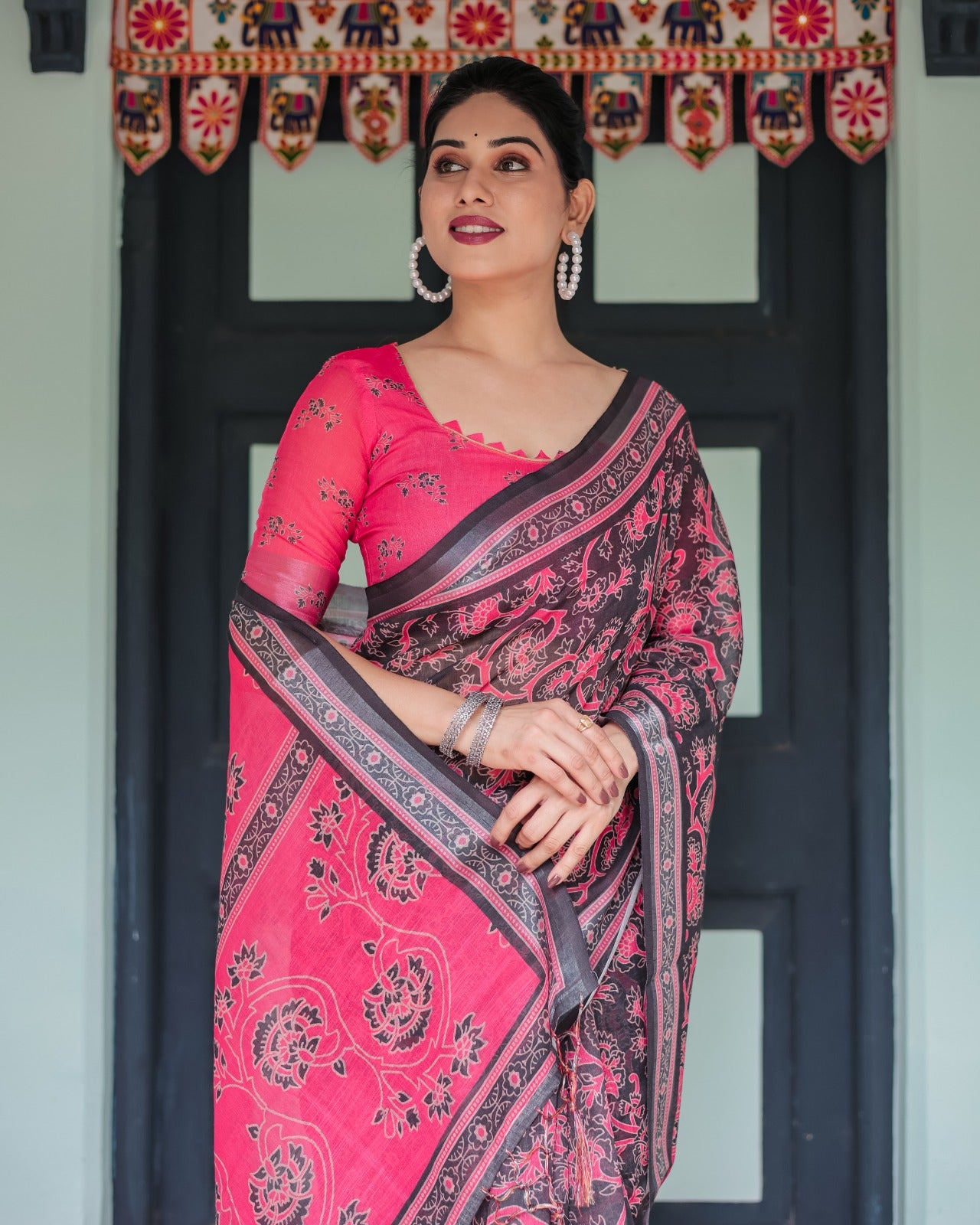 Premium Black & Pink Paisley Print Linen Cotton Saree